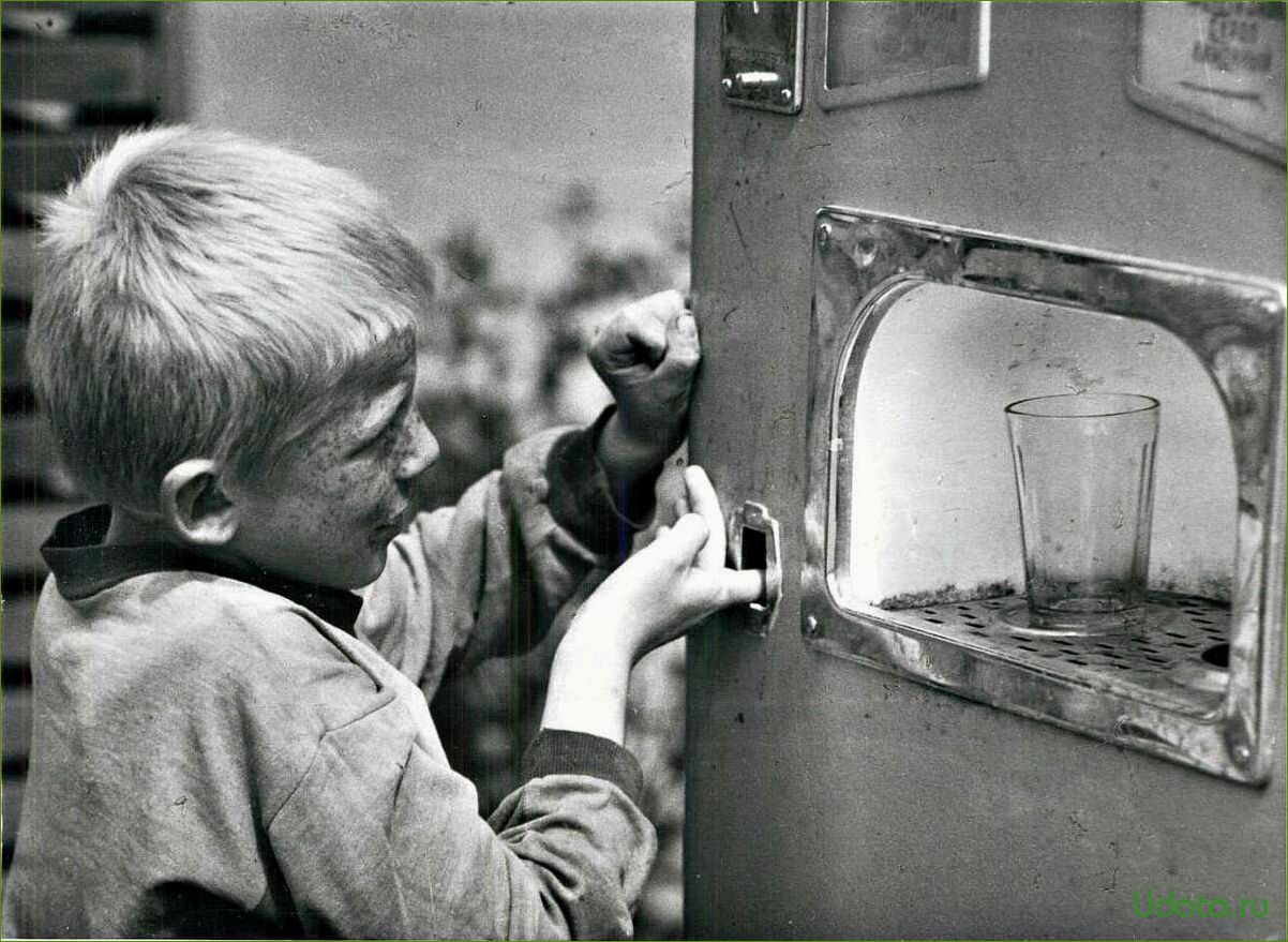 Советский вода. Автомат с газировкой СССР. Автомат с газировкой СССР Шурик. Автоматы с газировкой СССР 70-Е. Автоматы с газировкой СССР 80-Е.